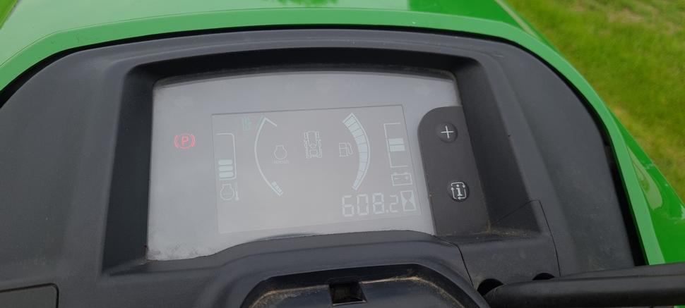 John Deere X750 - Photo 4